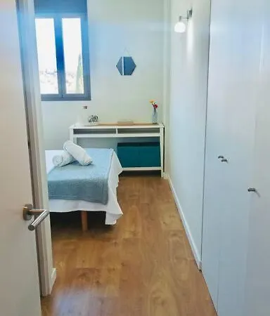Excelente Habitacion Para Una Persona Con Bano Privado En Piso Compartido Con Una Familia